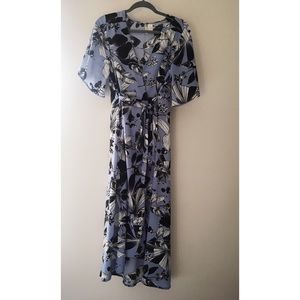 ‼️PRICE DROP‼️Blue and Black Floral Wrap Dress